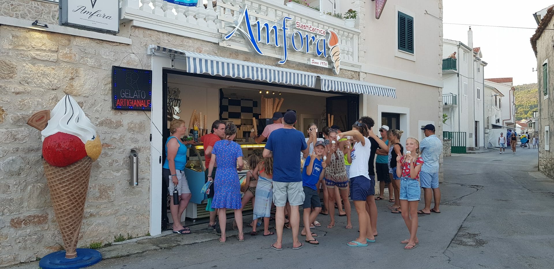 First Ice in Town – Saubi Olomani in Tribunj