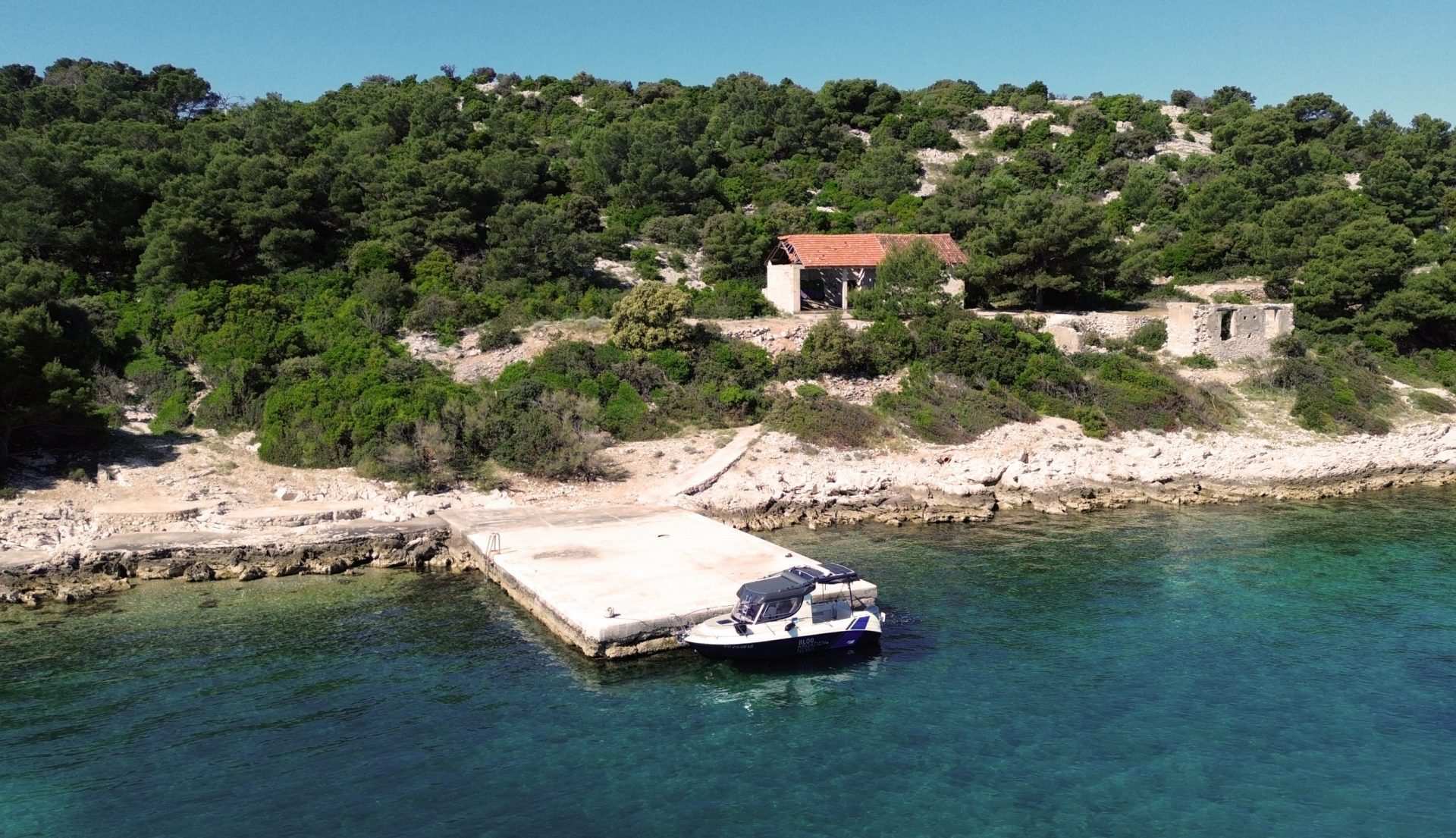 Manövrieren ohne Stress: ein perfekter Übungsplatz bei Vodice!