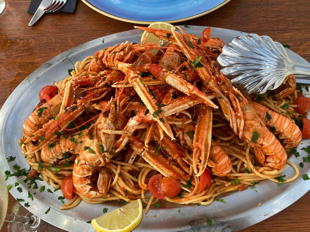 Škampi gegrillt oder mit Buzara und Spaghetti – ein kulinarisches Highlight!