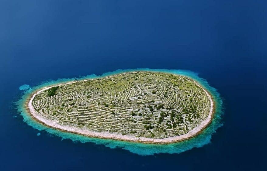 Das Labyrinth der tausenden Mauern auf den Inseln