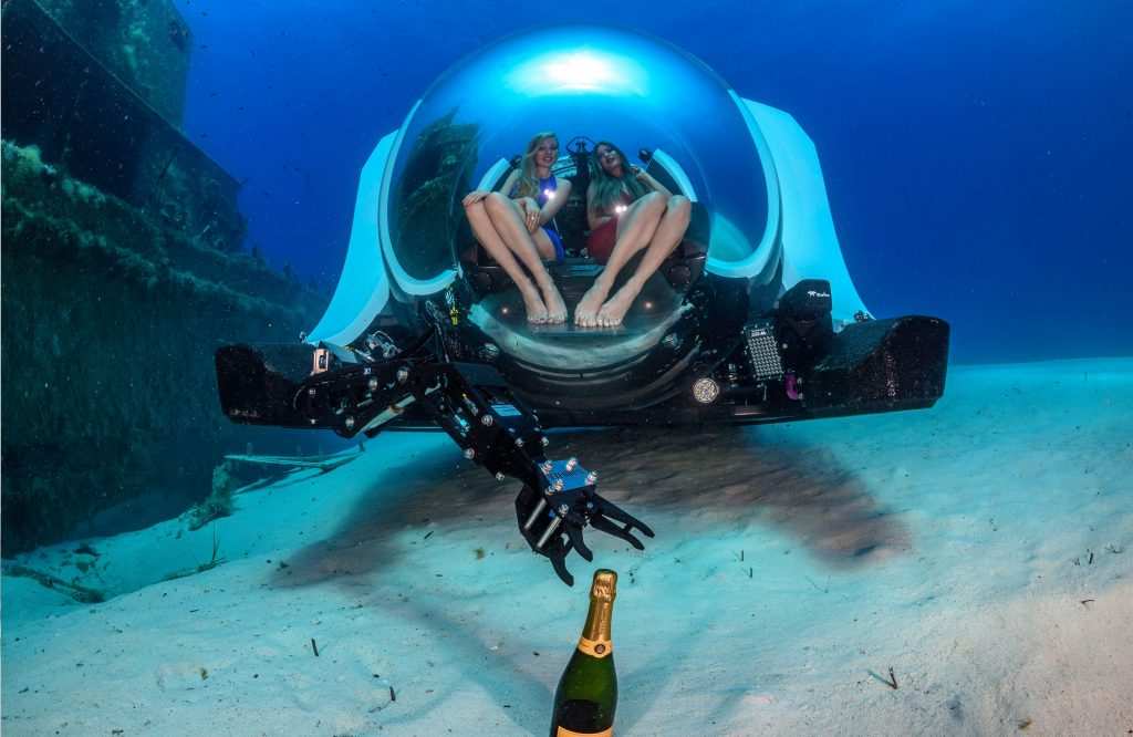 Weihnachtsgeschenk für Bootsbesitzer, die schon alles haben: ein U-Boot als Dinghi!