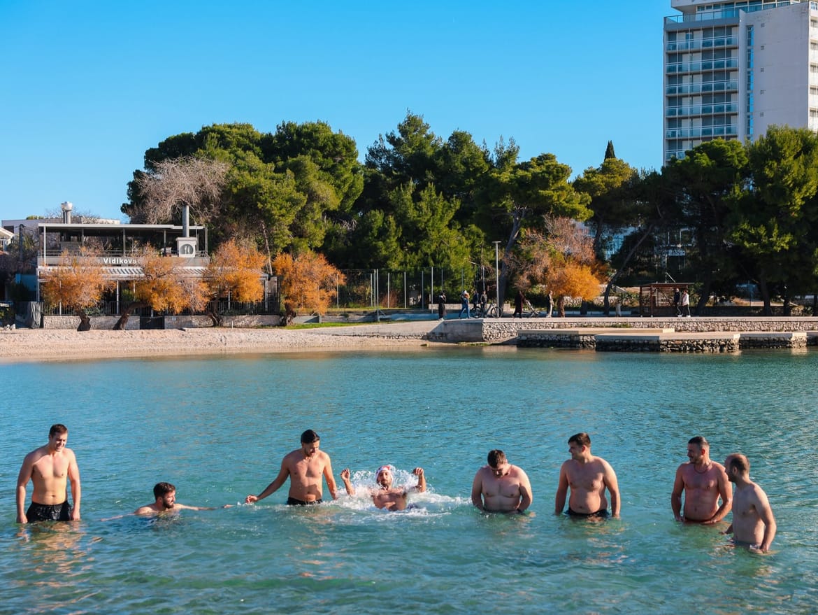 Die bewundernswerten Weihnachtsschwimmer von Vodice!